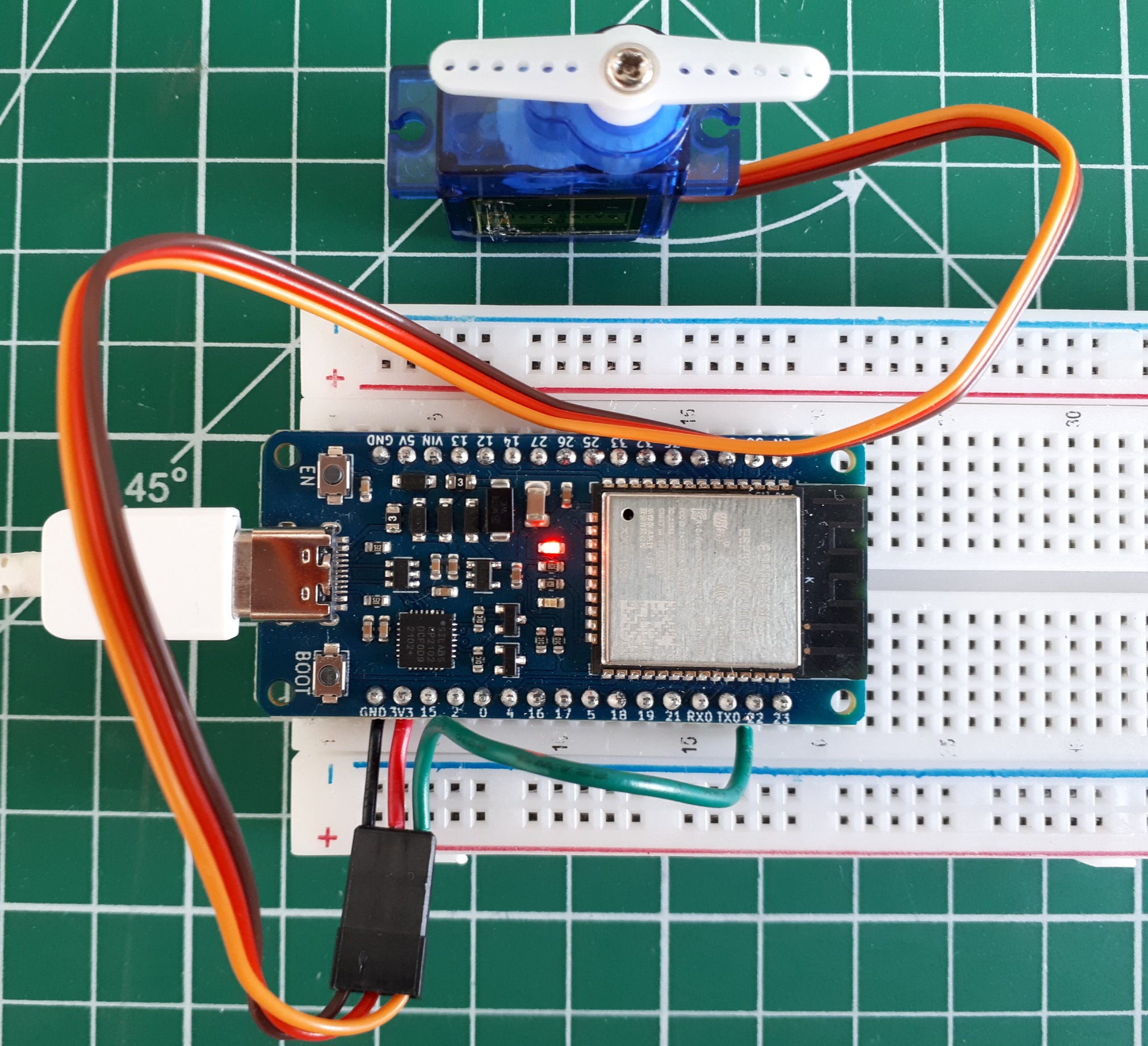 ESP32 Servo Motor with Arduino Code: SG90 (blue) Study Case